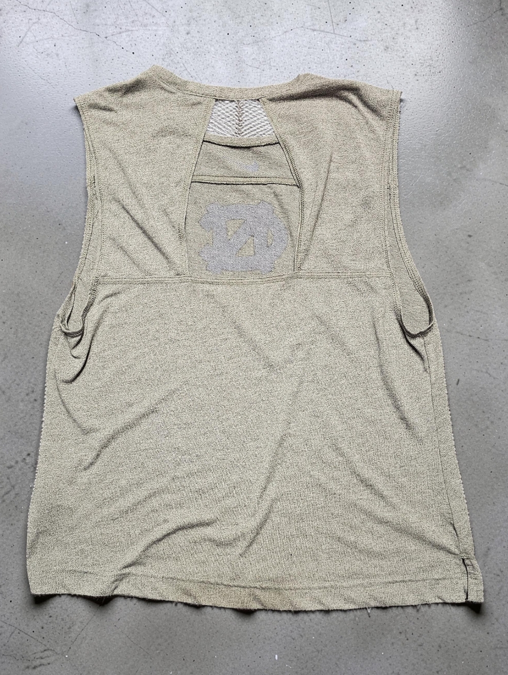 Nike Sleeveless Tank with Light Blue UNC Logo on Heather Gray. Size L. - Picture 4 of 5